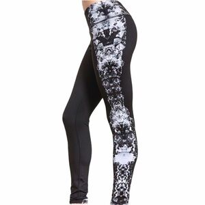 ALO Yoga Airbrush Printed Legging Size Small Black White Athletic Activewear